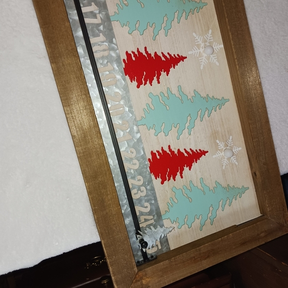 Plow & Hearth Lit Christmas Advent Calendar Plaque - Picture 4 of 10